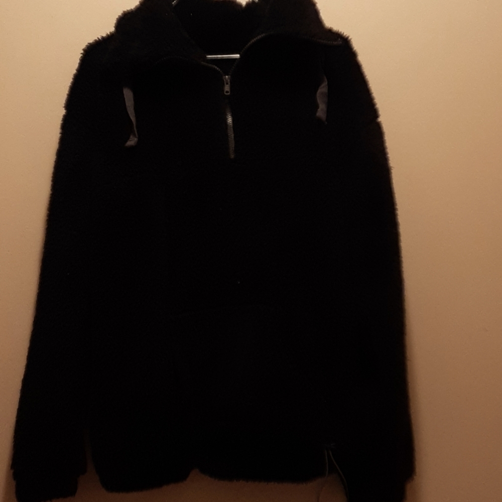 Kohls So, M, black